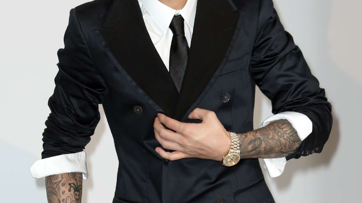 Anti-paparazzi charges revived over Bieber chase