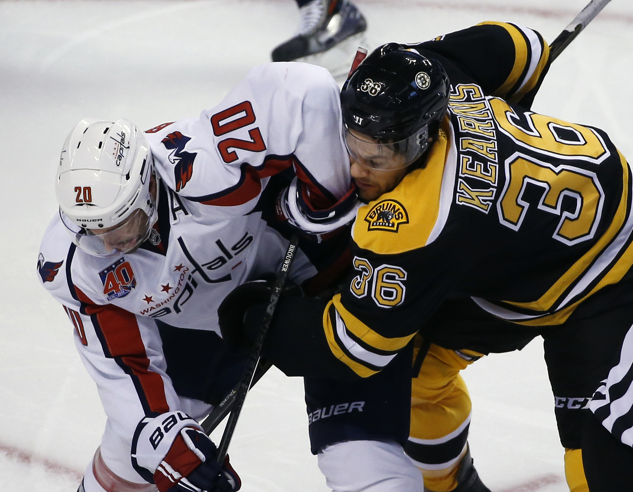 Chara helps Bruins beat Capitals 2-0