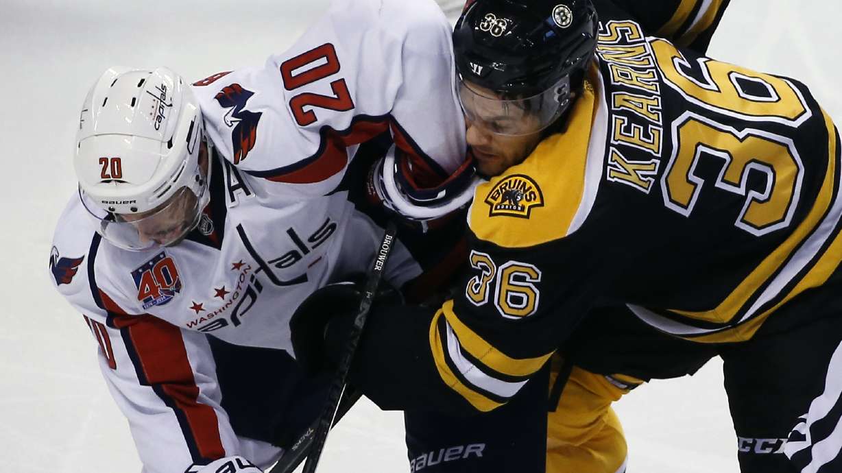 Chara helps Bruins beat Capitals 2-0