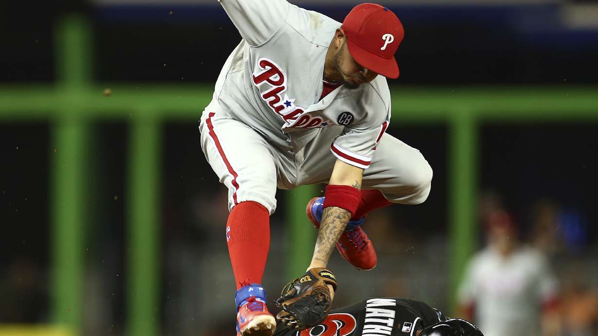 Kendrick, Papelbon help Phils beat Miami 2-1