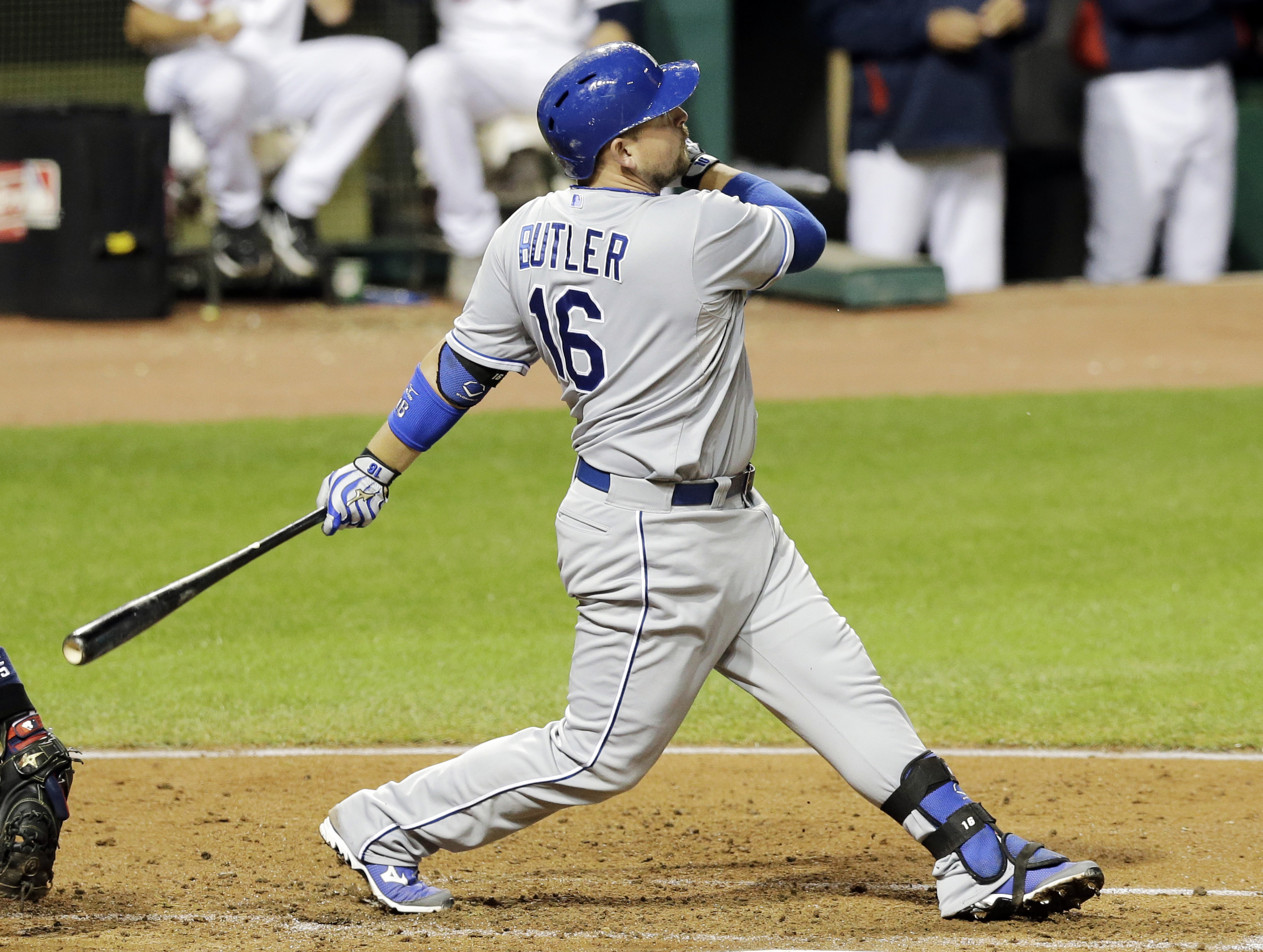 Royals lose 6-4 to Indians, lose ground in Central