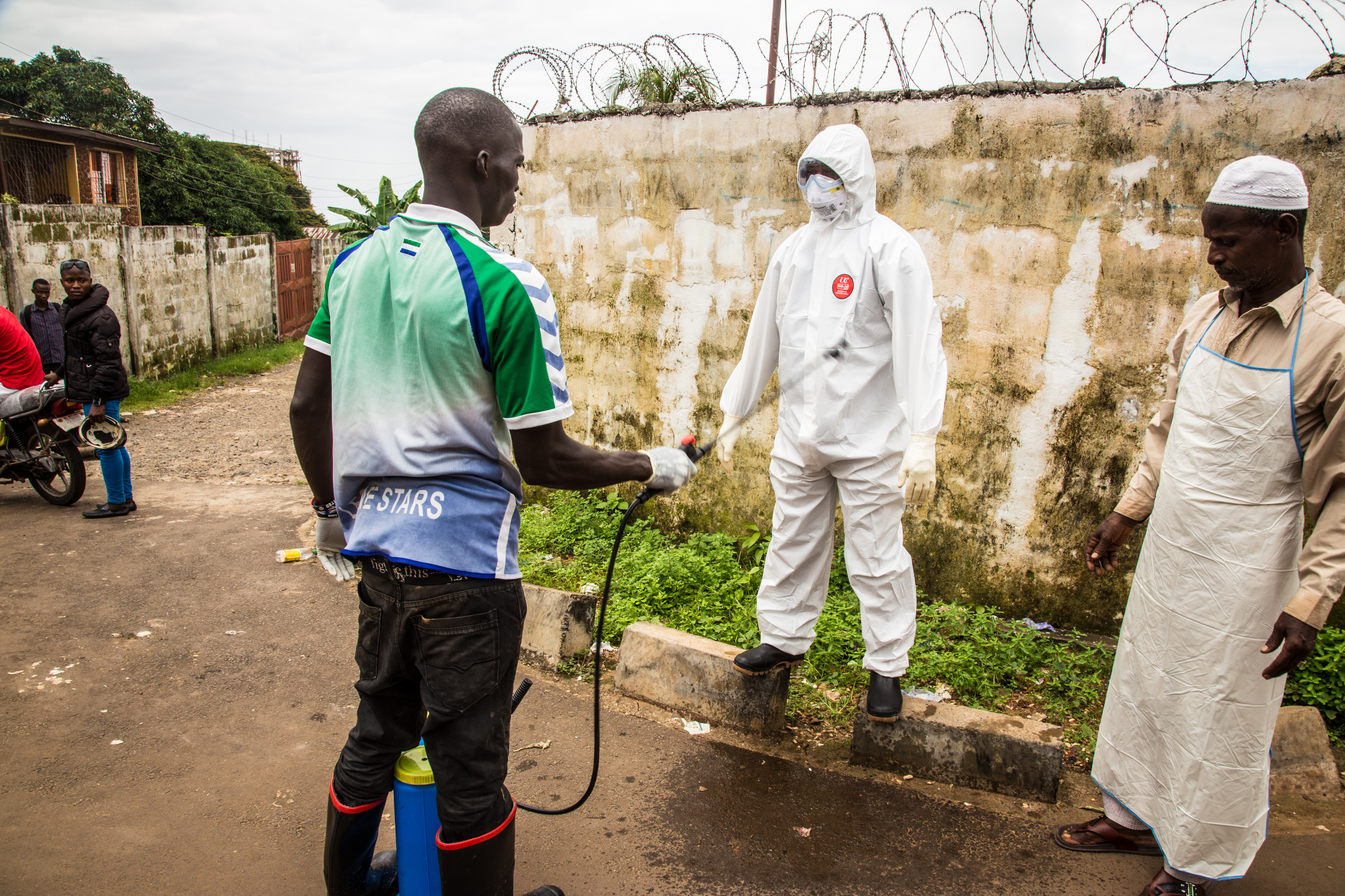 Sierra Leone quarantines 2 million to fight Ebola