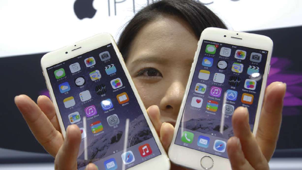 Los nuevos iPhone tropiezan con problemas, uno de ellos es que se dobla