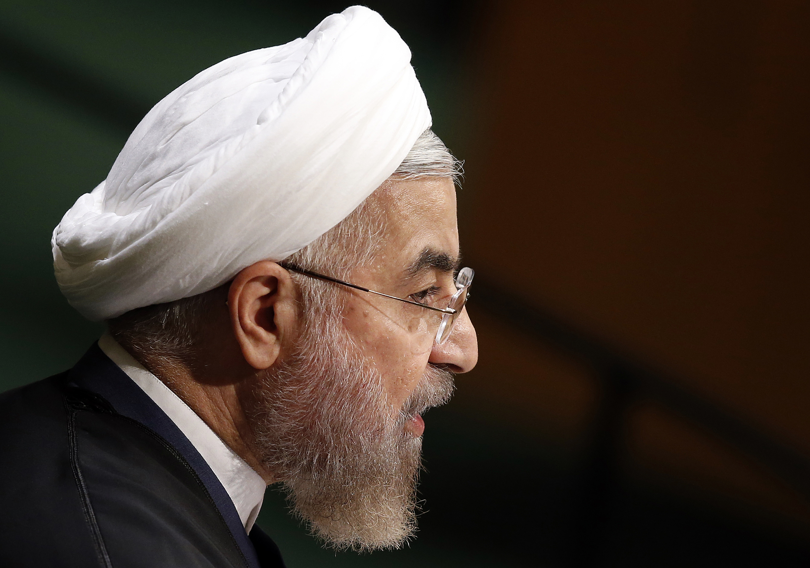 Hundreds protest Iran president outside UN complex