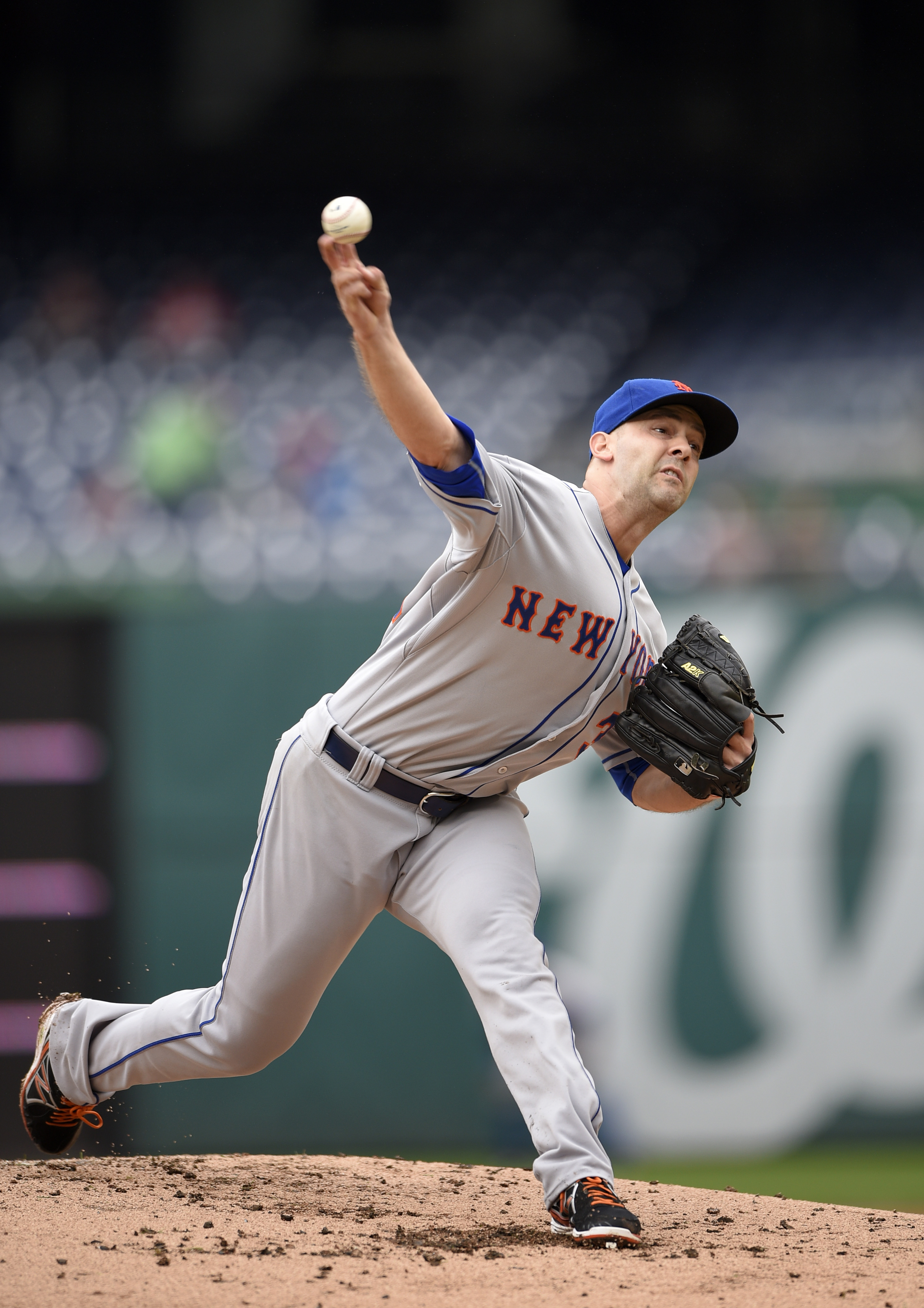 Gonzalez fans career high 12 as Nats, Mets split