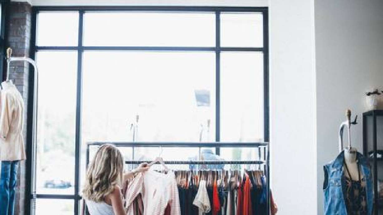 How the fashion industry tells you what to buy