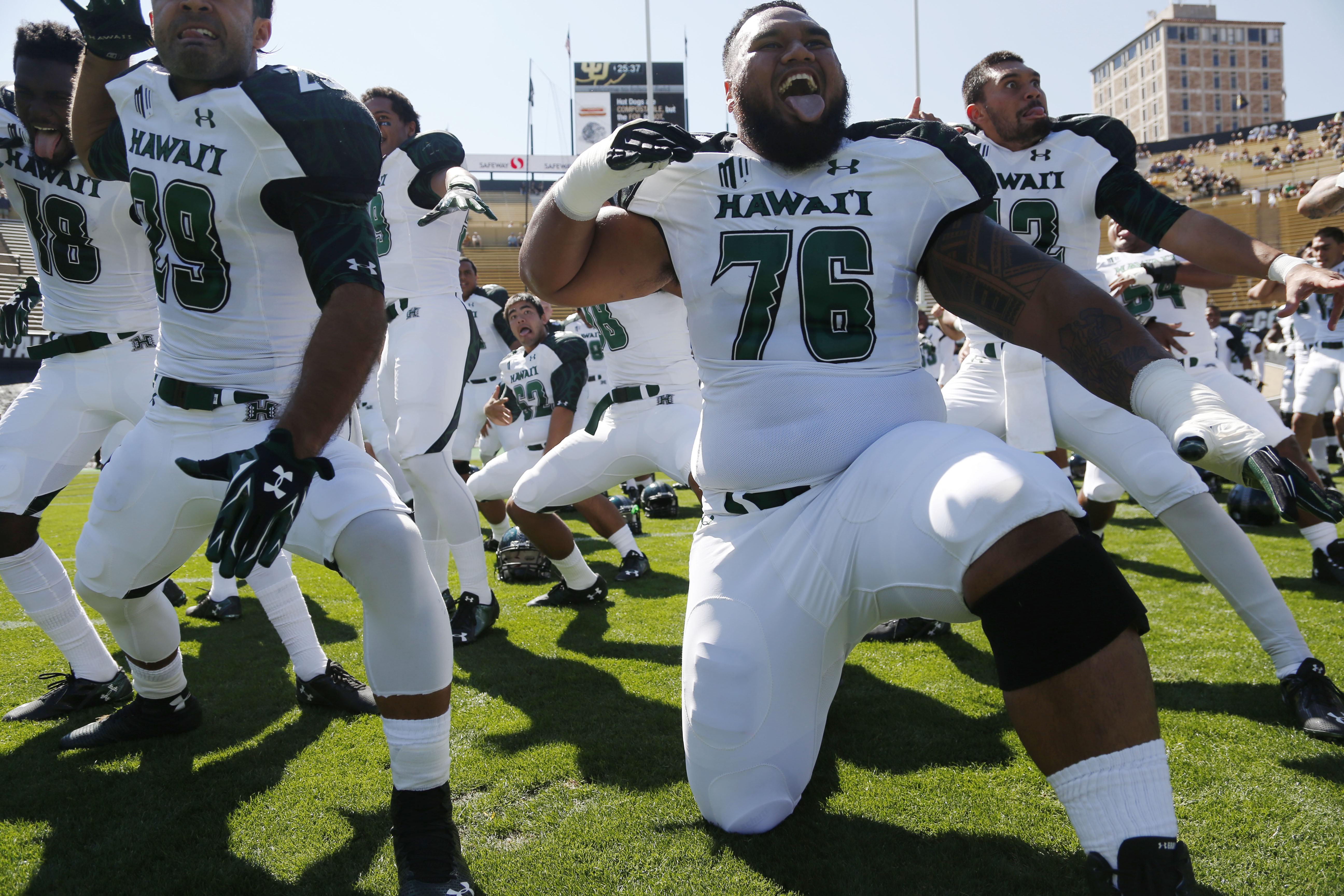 Ex-Aussie Rules player shines as Hawaii's punter
