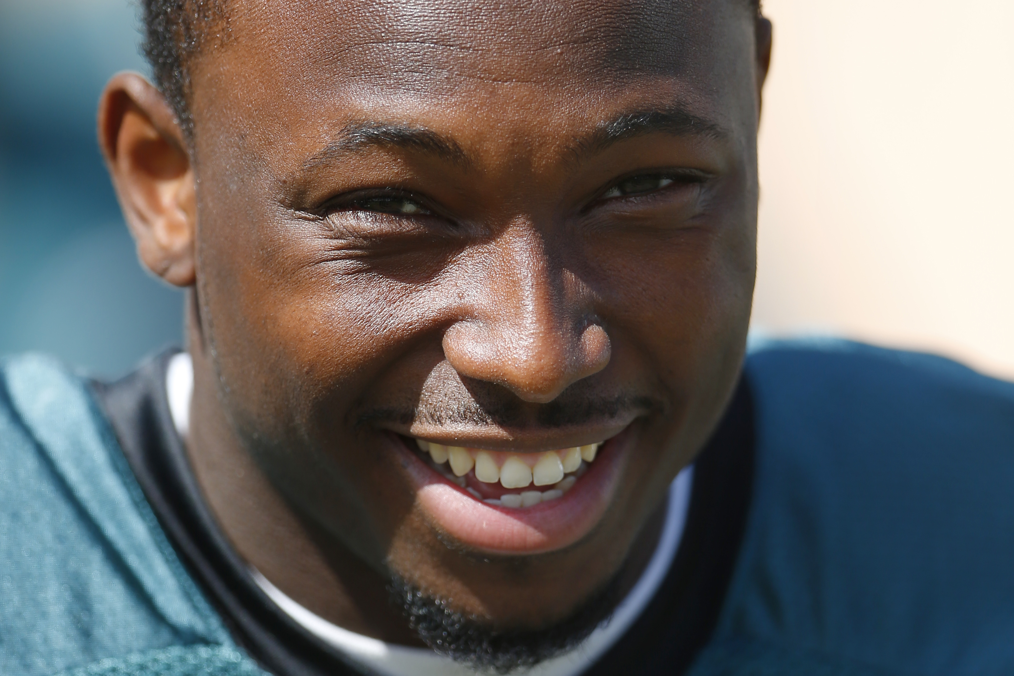 McCoy's slow start doesn't hurt Eagles