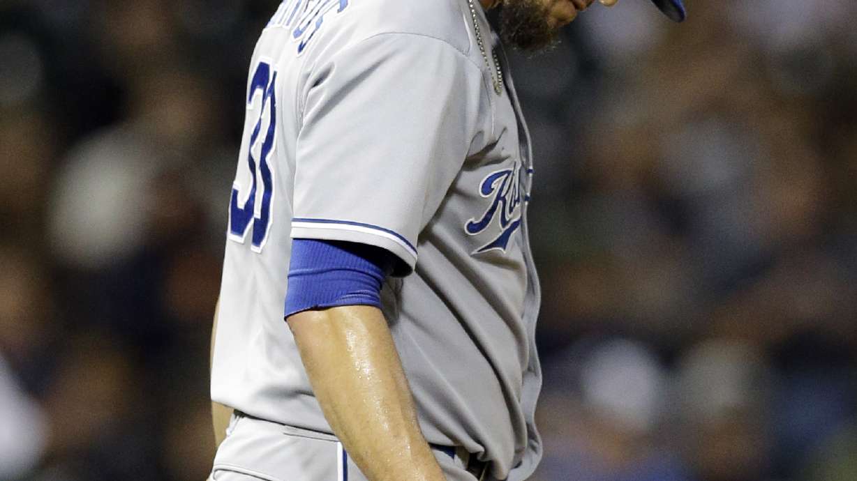 Royals close in on playoffs, beat White Sox 6-3