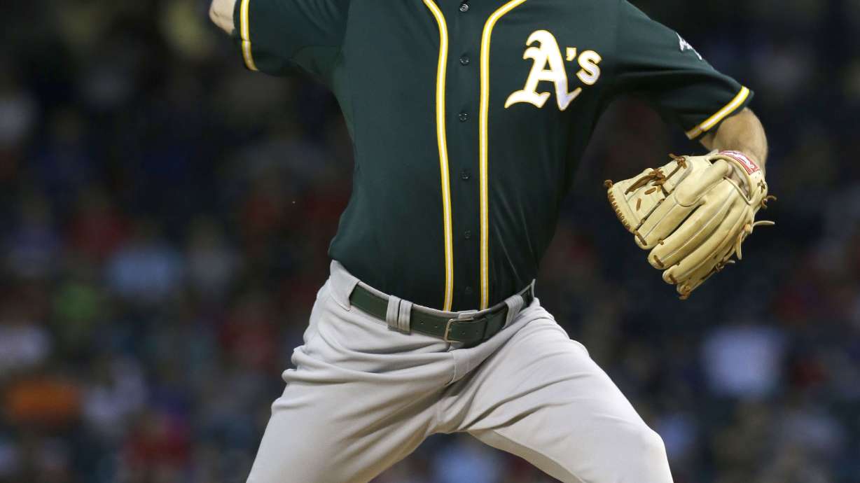 Beltre homer in 9th sends Rangers past A's, 2-1