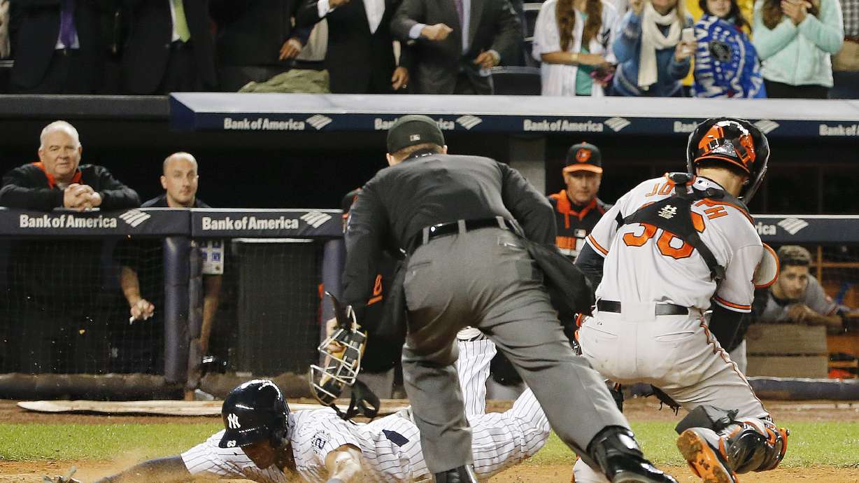 Jeter comes through in stirring farewell to NY