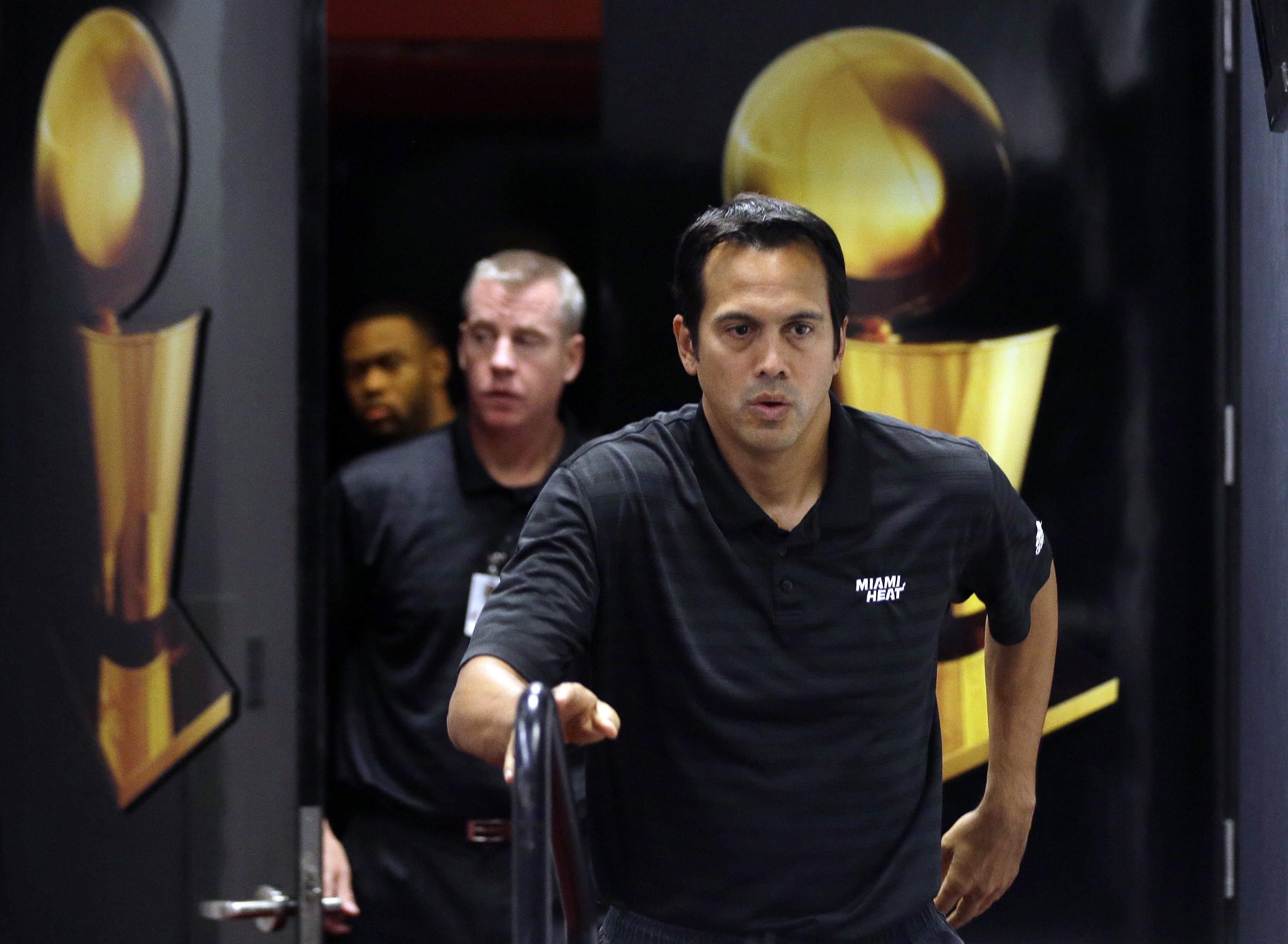 Without LeBron, Heat start process of a new season