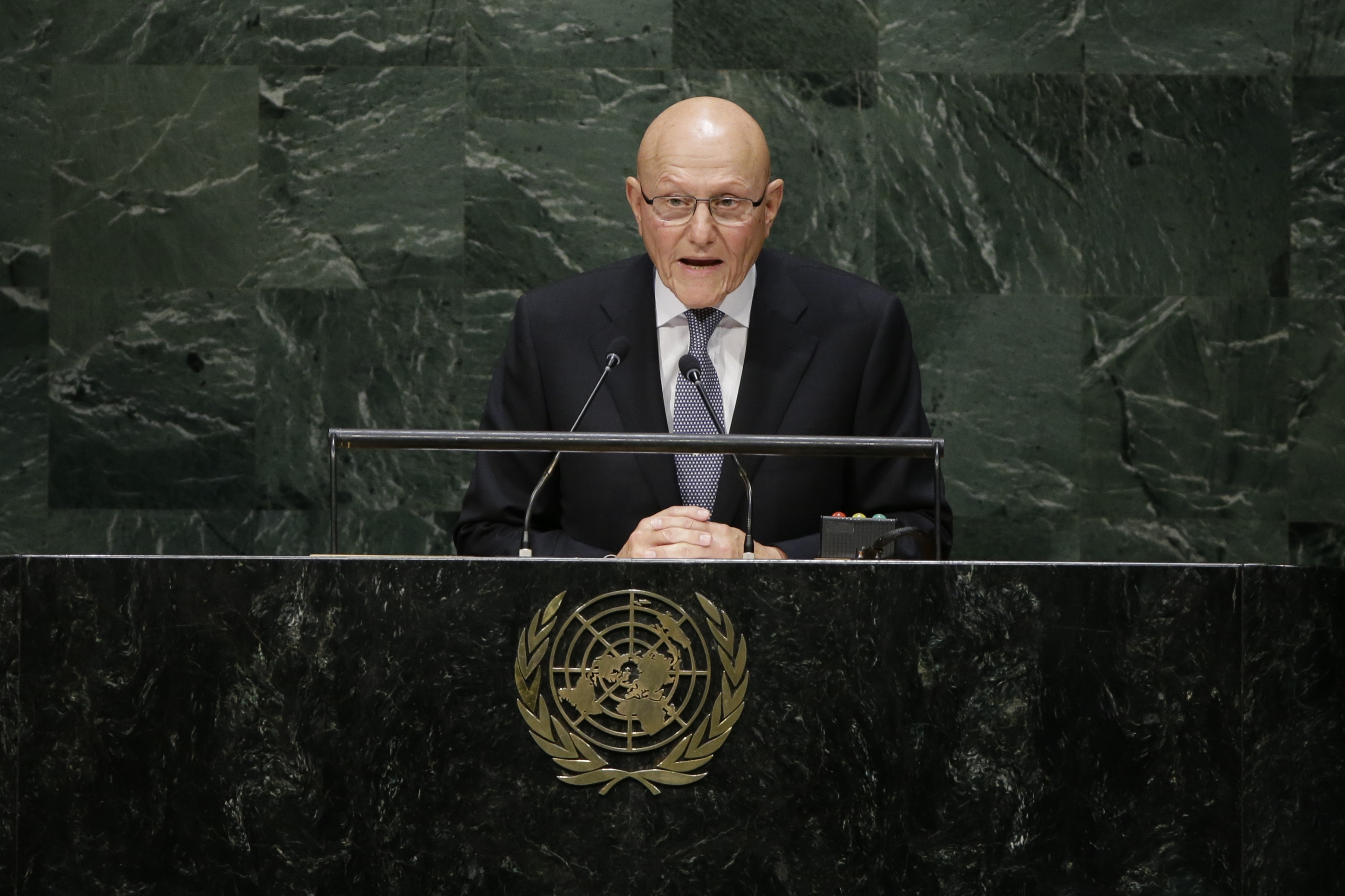 Lebanese prime minister calls for world's help