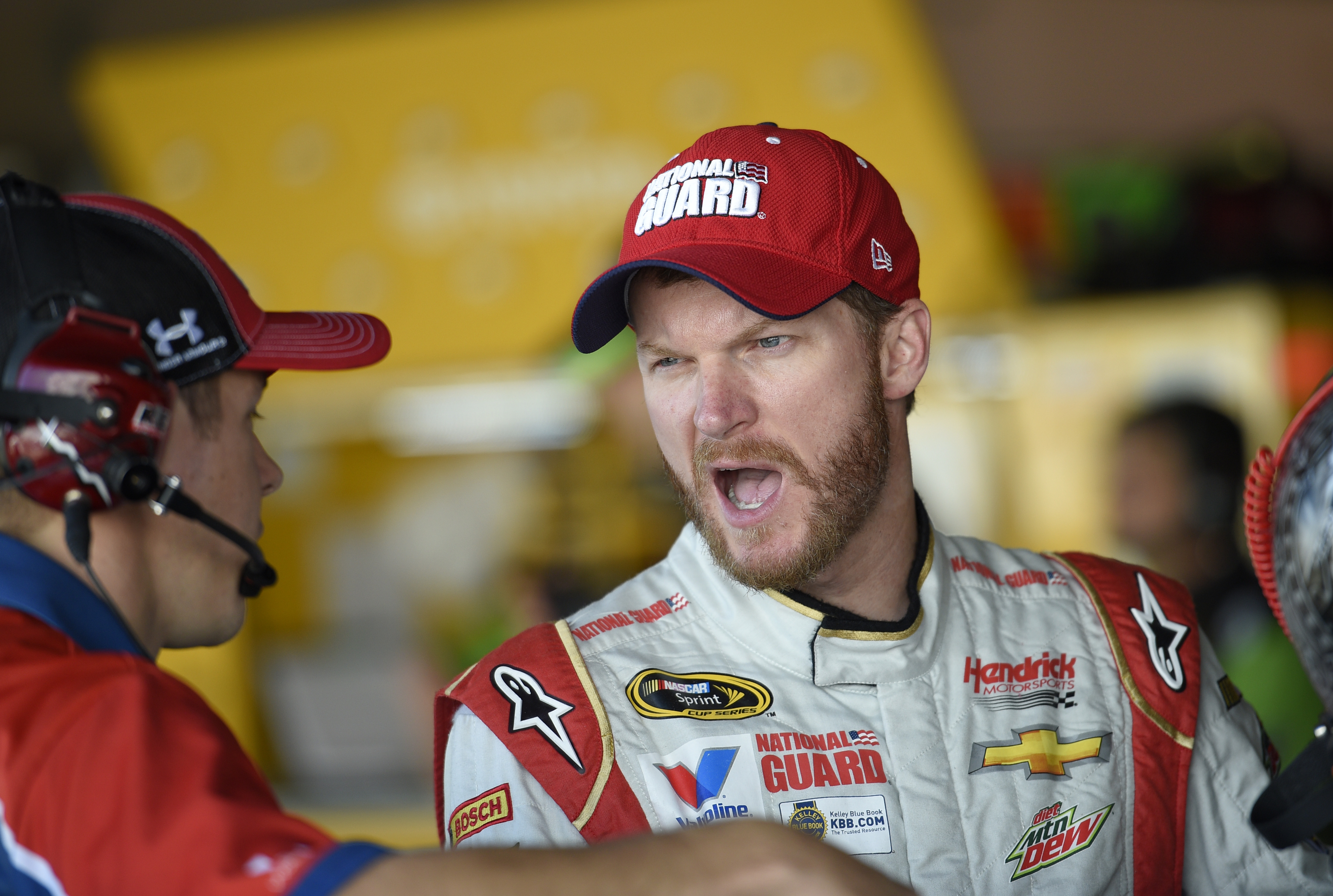 Harvick wins 7th pole of year, topping Dover field