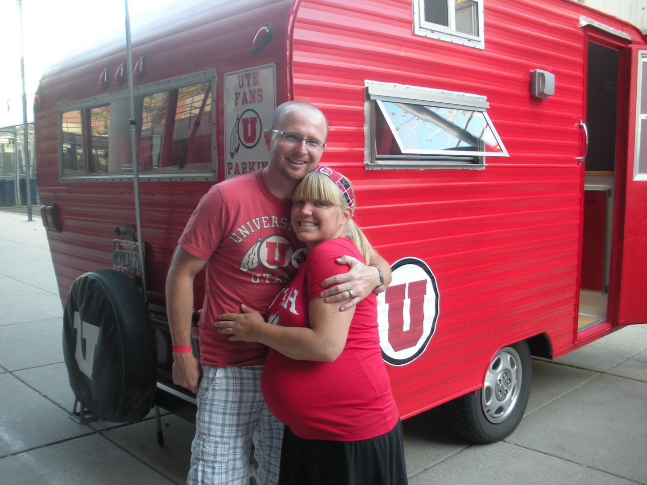 Man uses BYU, U. rivalry to raise money for charity