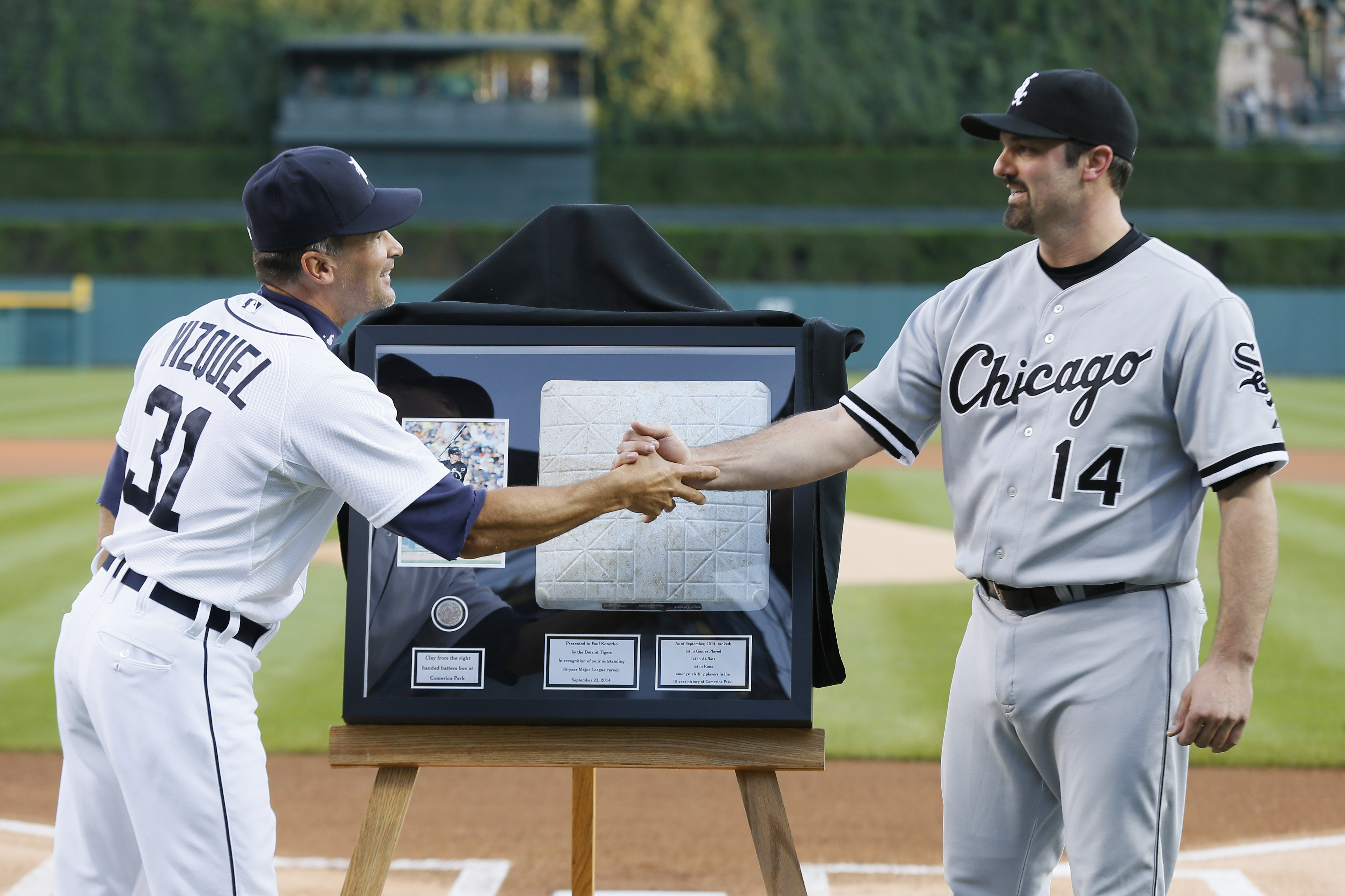Reinsdorf: White Sox will retire Konerko's No. 14