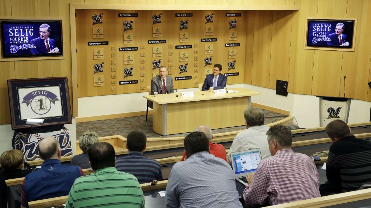 Brewers to retire No 1 in honor of Selig