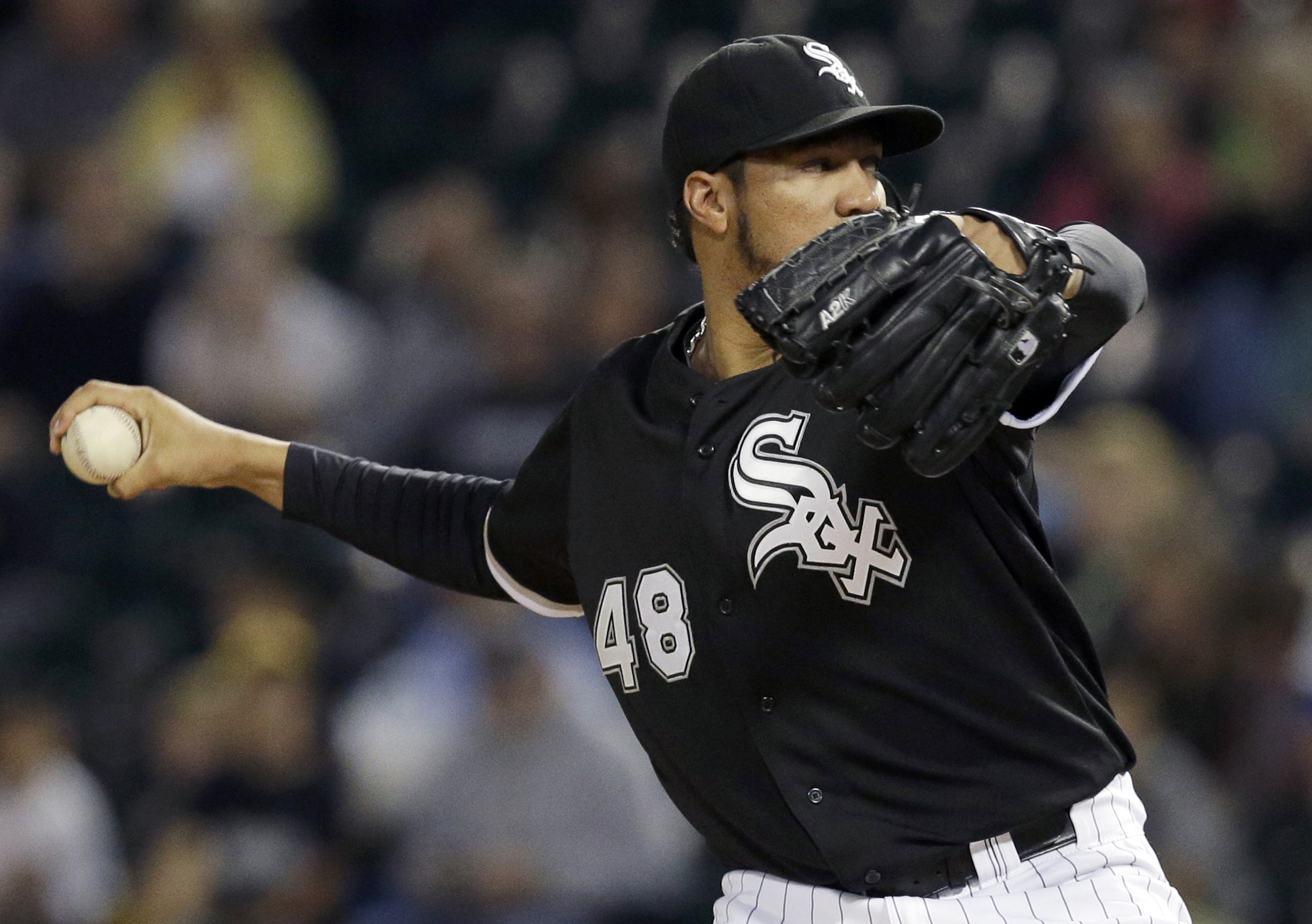 Royals clinch playoff spot with win over White Sox