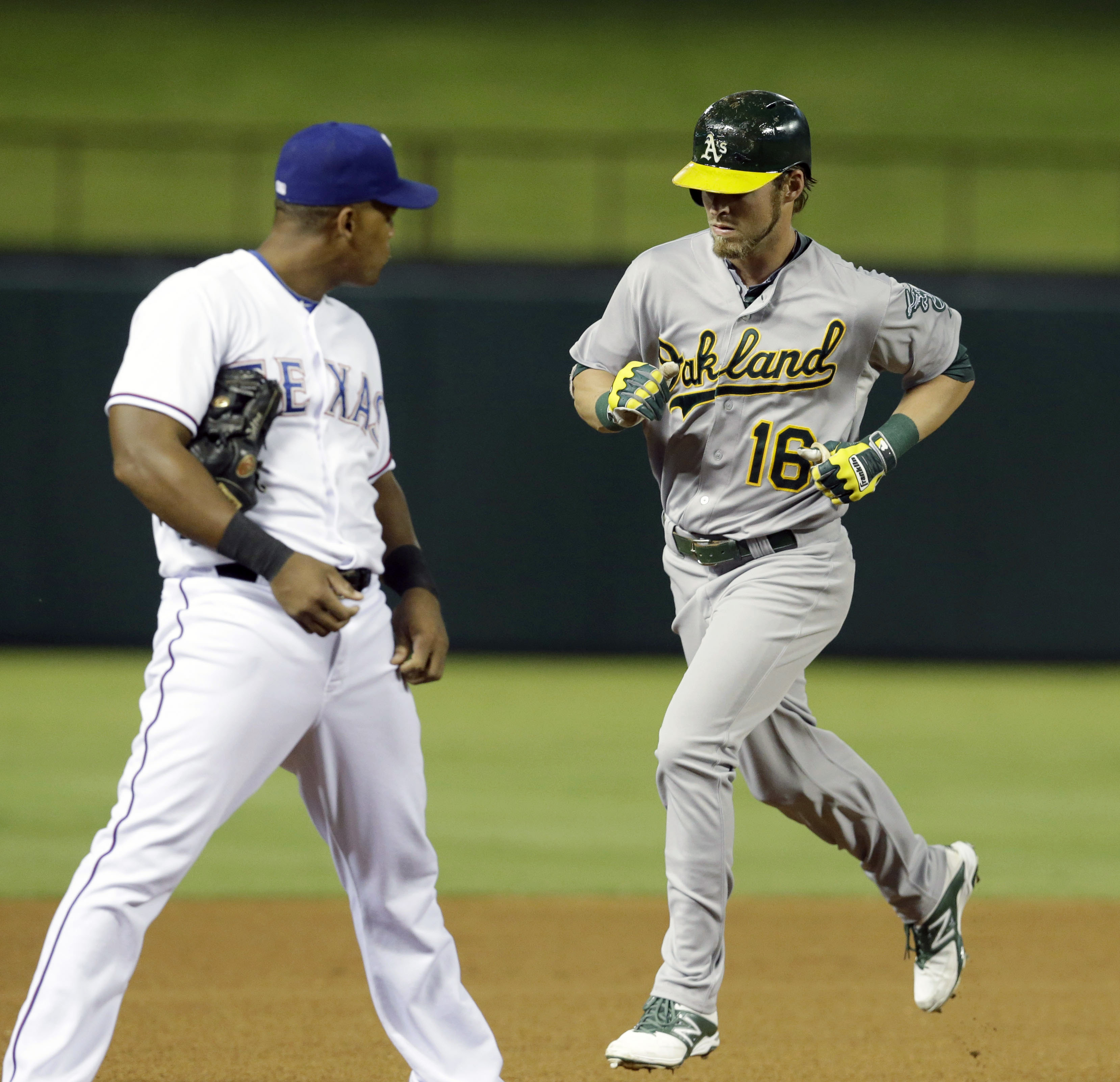 A's closer to wild card after 6-2 win at Texas