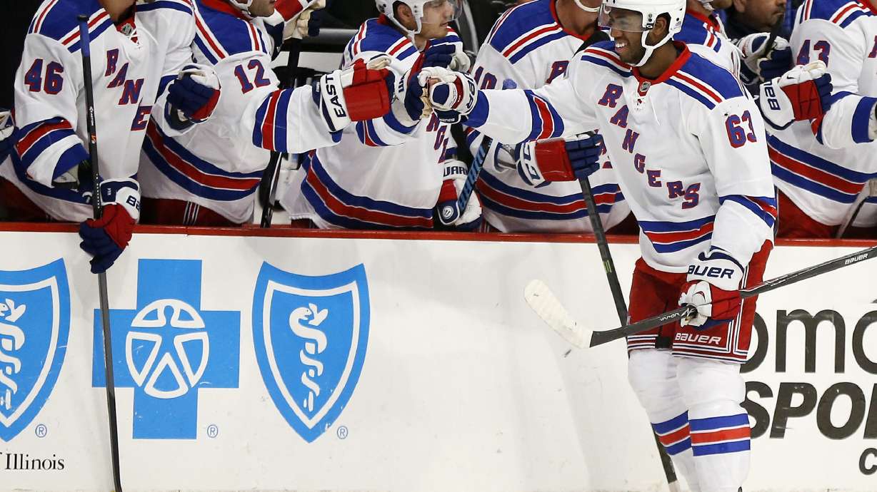 Rangers beat Blackhawks 4-1