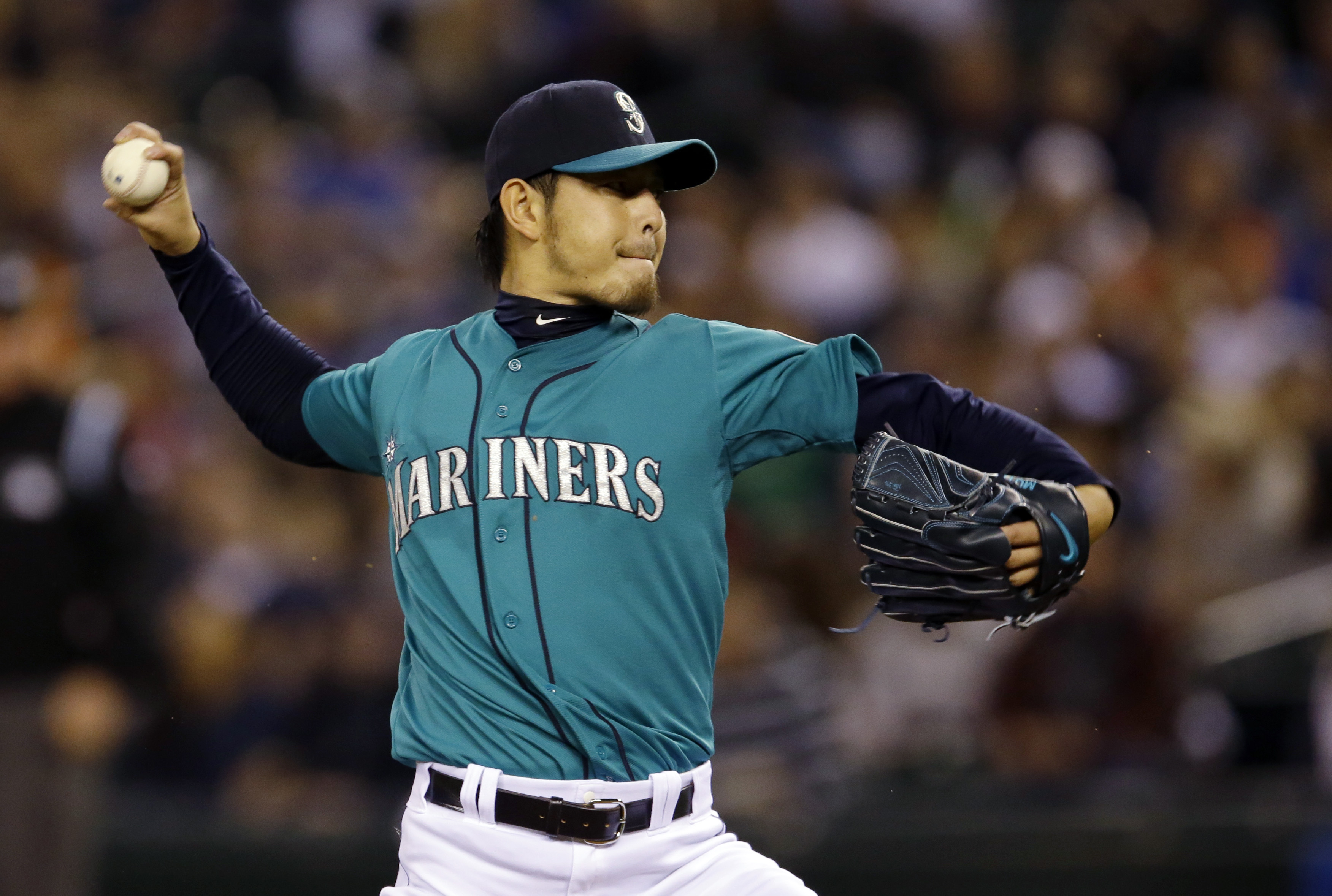 Seattle stays alive with 4-3 win over Angels