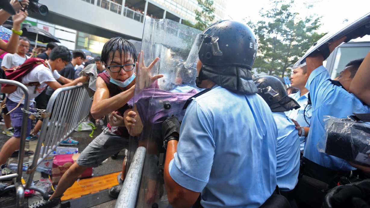 HK activists start bigger protest amid standoff