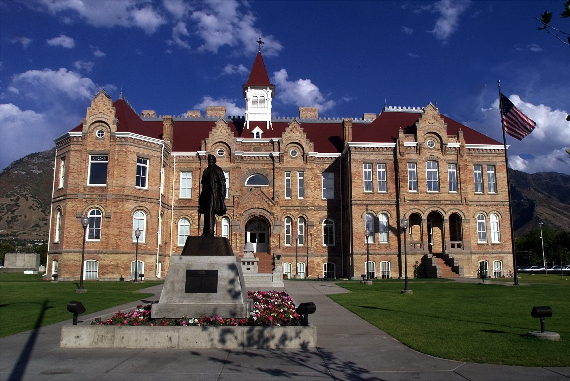 Students protest BYU beard restriction