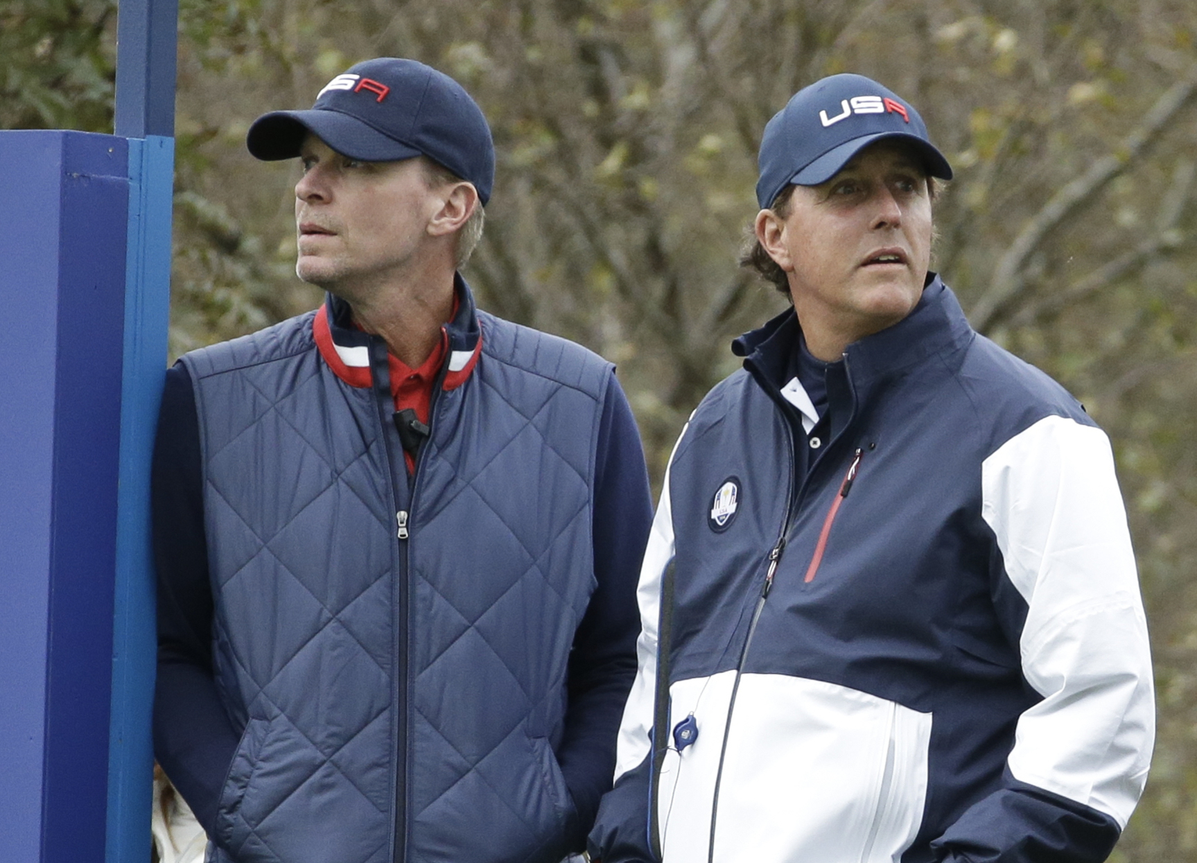 Mickelson takes to the sidelines in Ryder Cup
