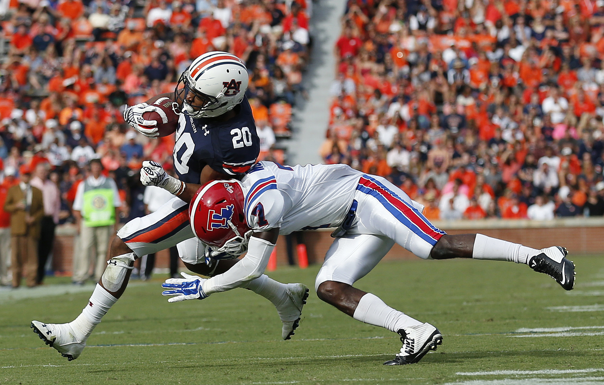No. 5 Auburn routs Louisiana Tech, 45-17
