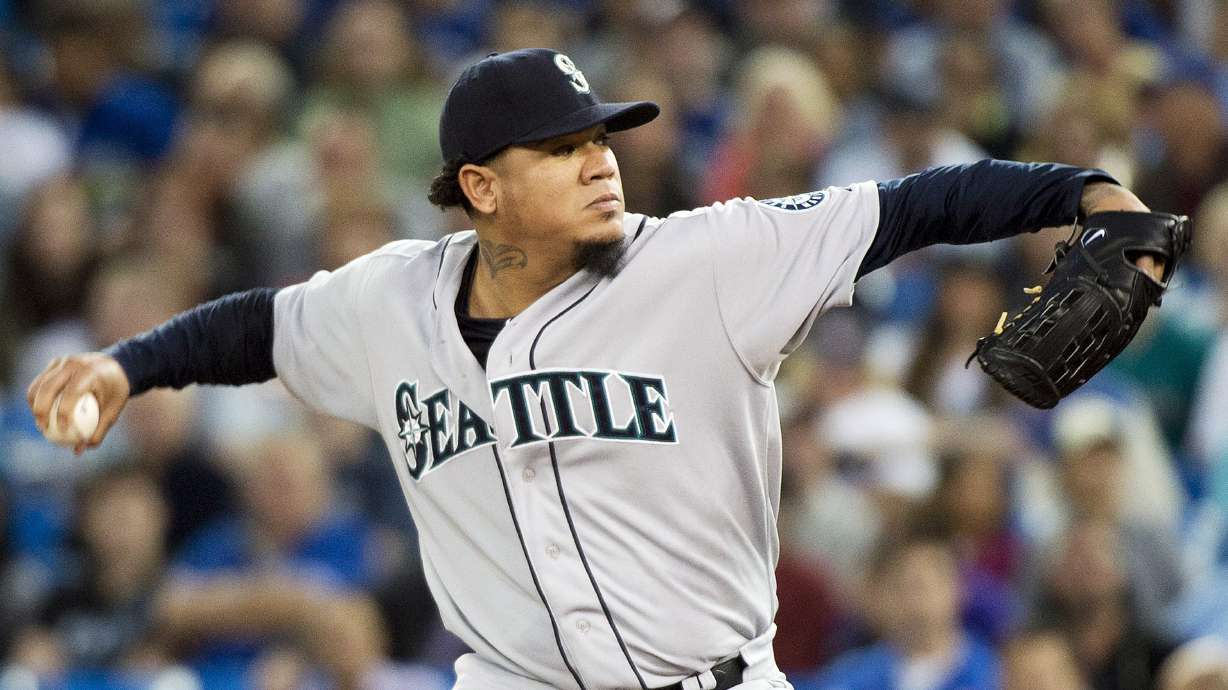 Scoring change gives Hernandez shot at ERA title