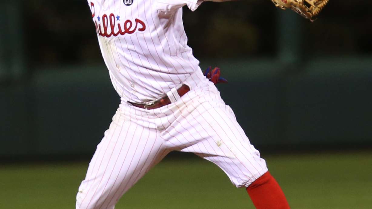 Upton brothers homer, Braves beat Phillies 4-2