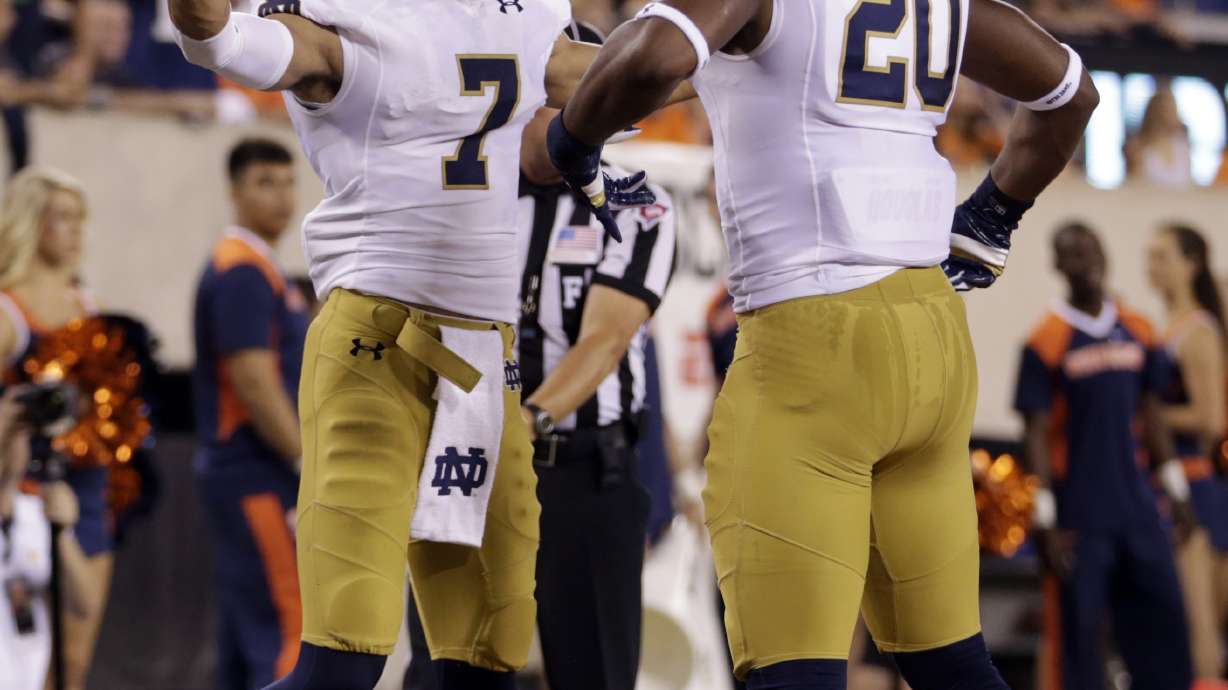 Golson completes 25 straight, No. 8 ND wins 31-15