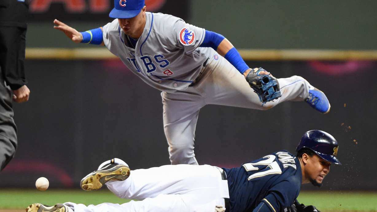 Lucroy sets doubles record in Brewers' 2-1 win