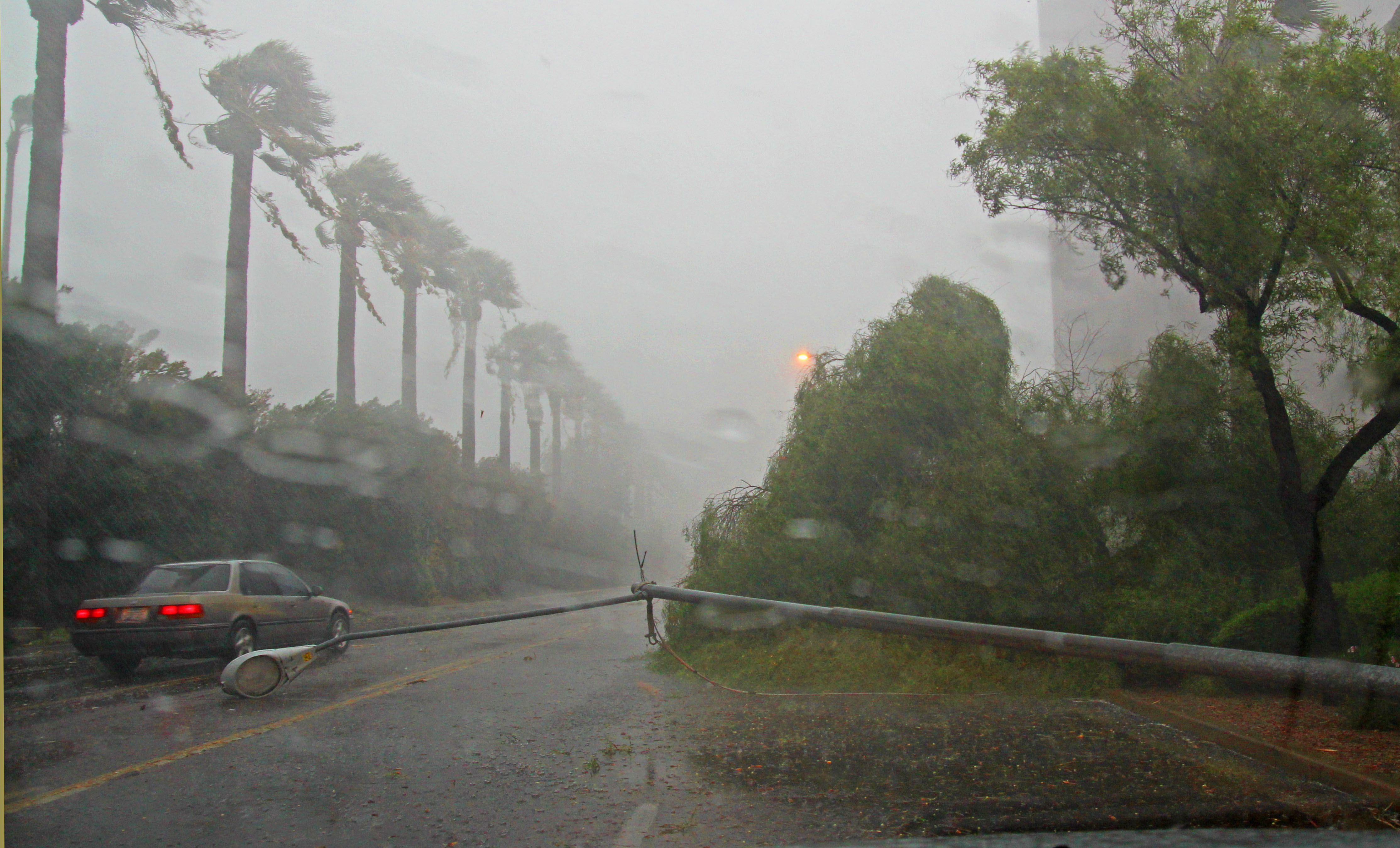 Storms drench parts of Arizona, Nevada