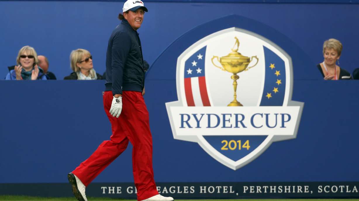 Mickelson calls out Watson's style as captain