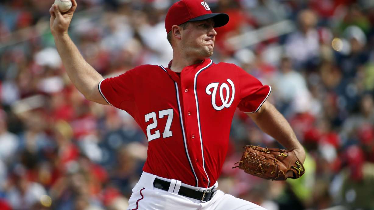 Zimmermann's no-hitter for Nats ends on great grab