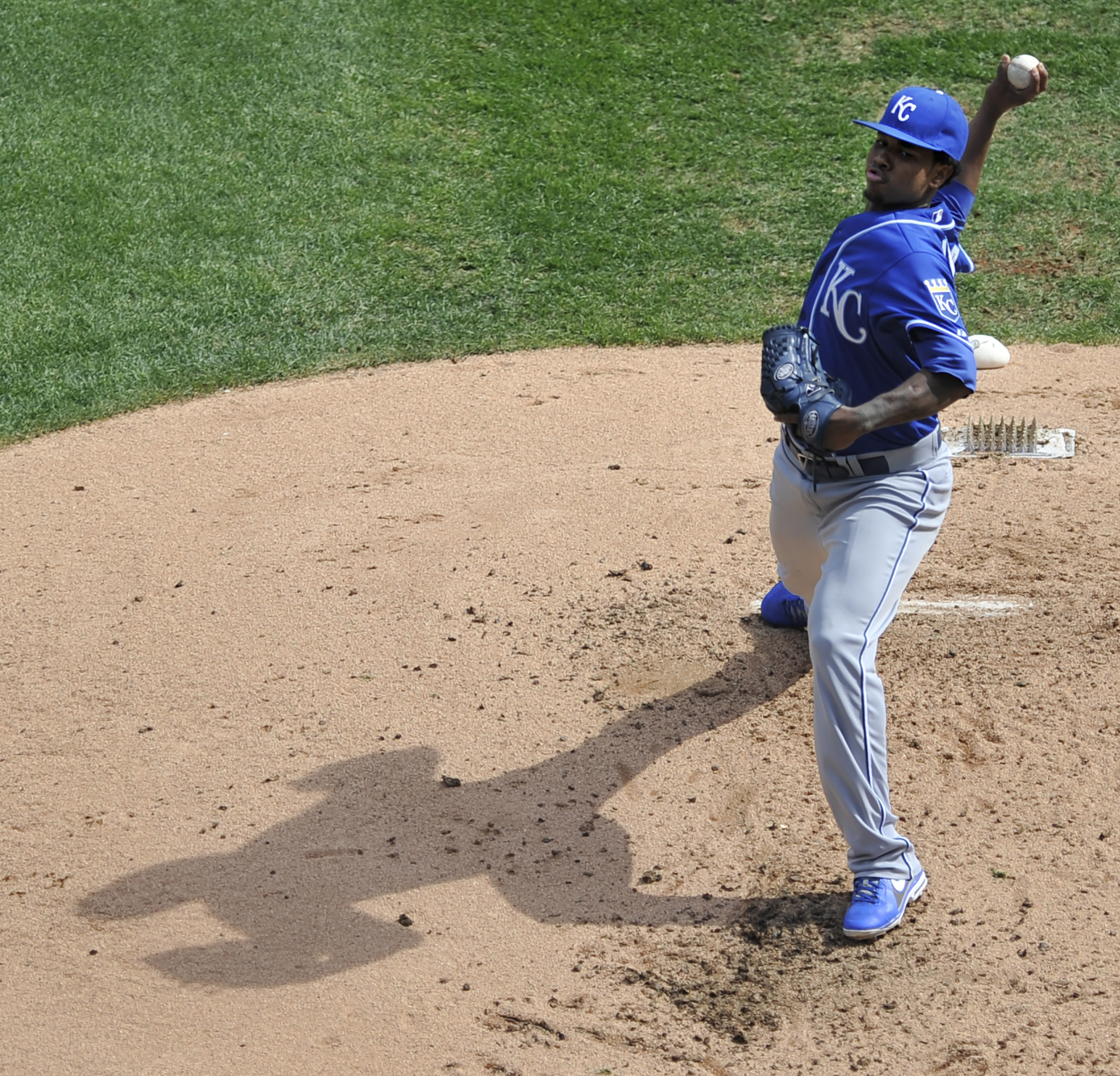 Royals rally for 6-4 victory over White Sox