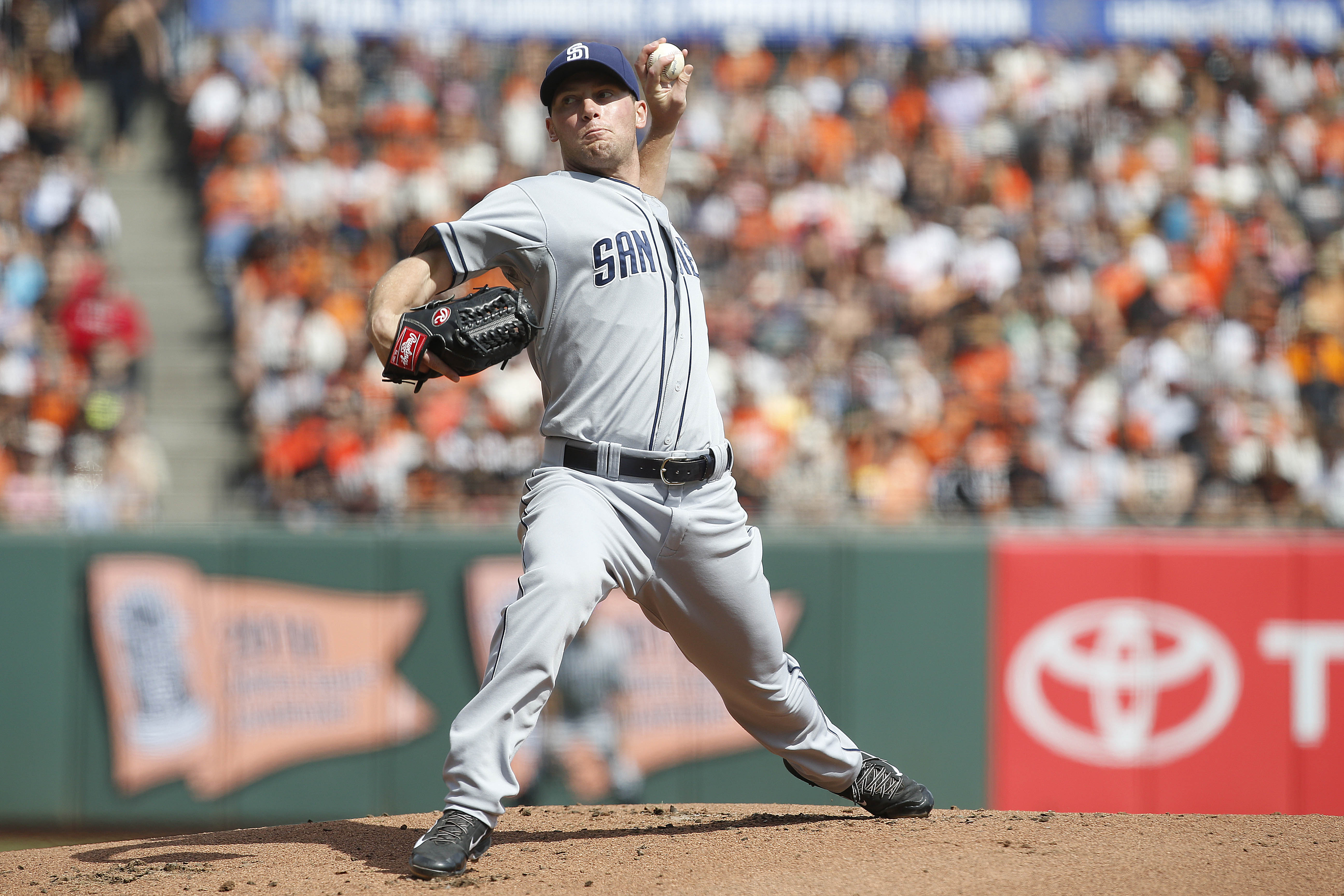 Giants beat Padres 9-3, gear up for wild-card game