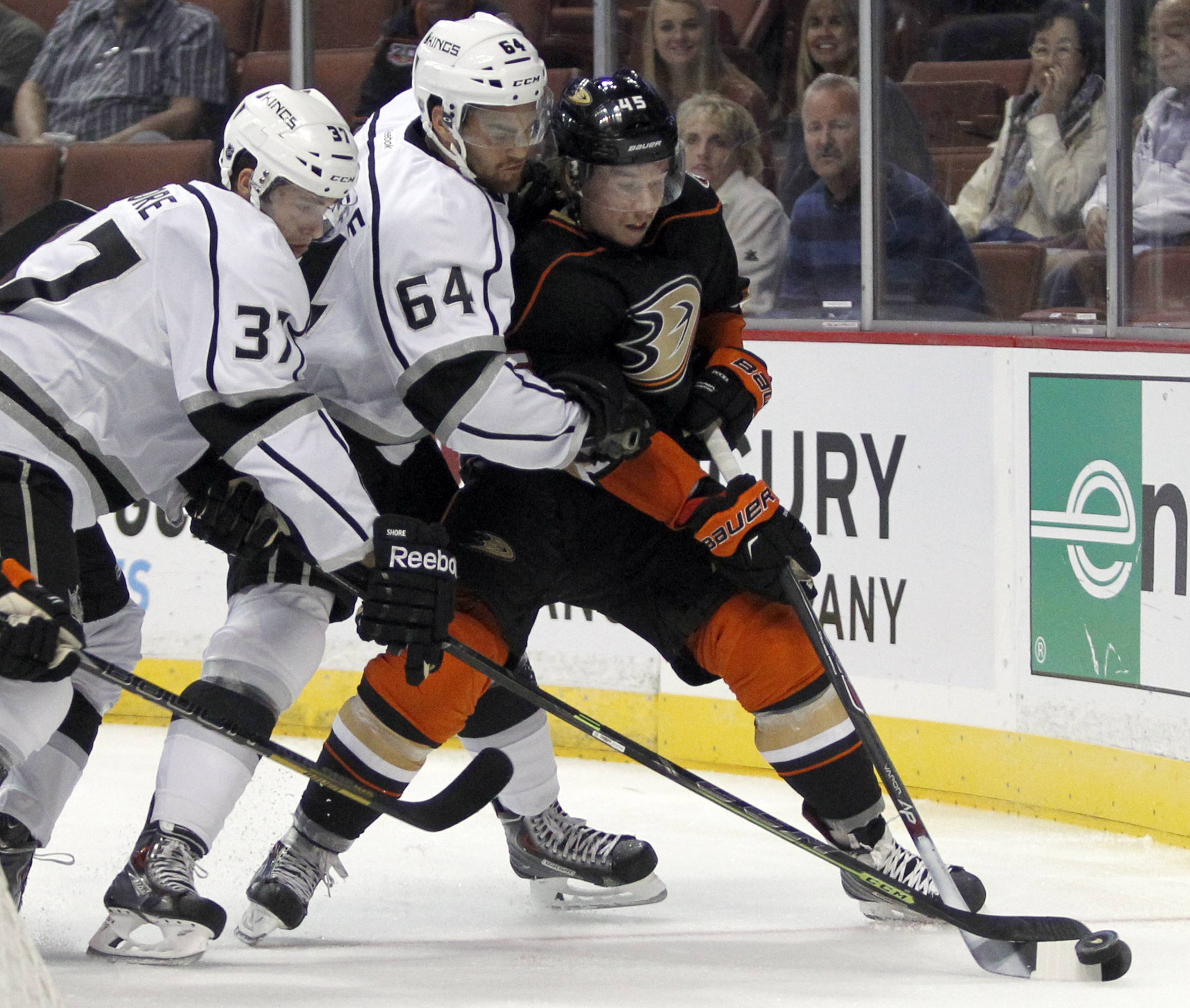 Carter scores 3 goals in Kings' 4-2 win over Ducks