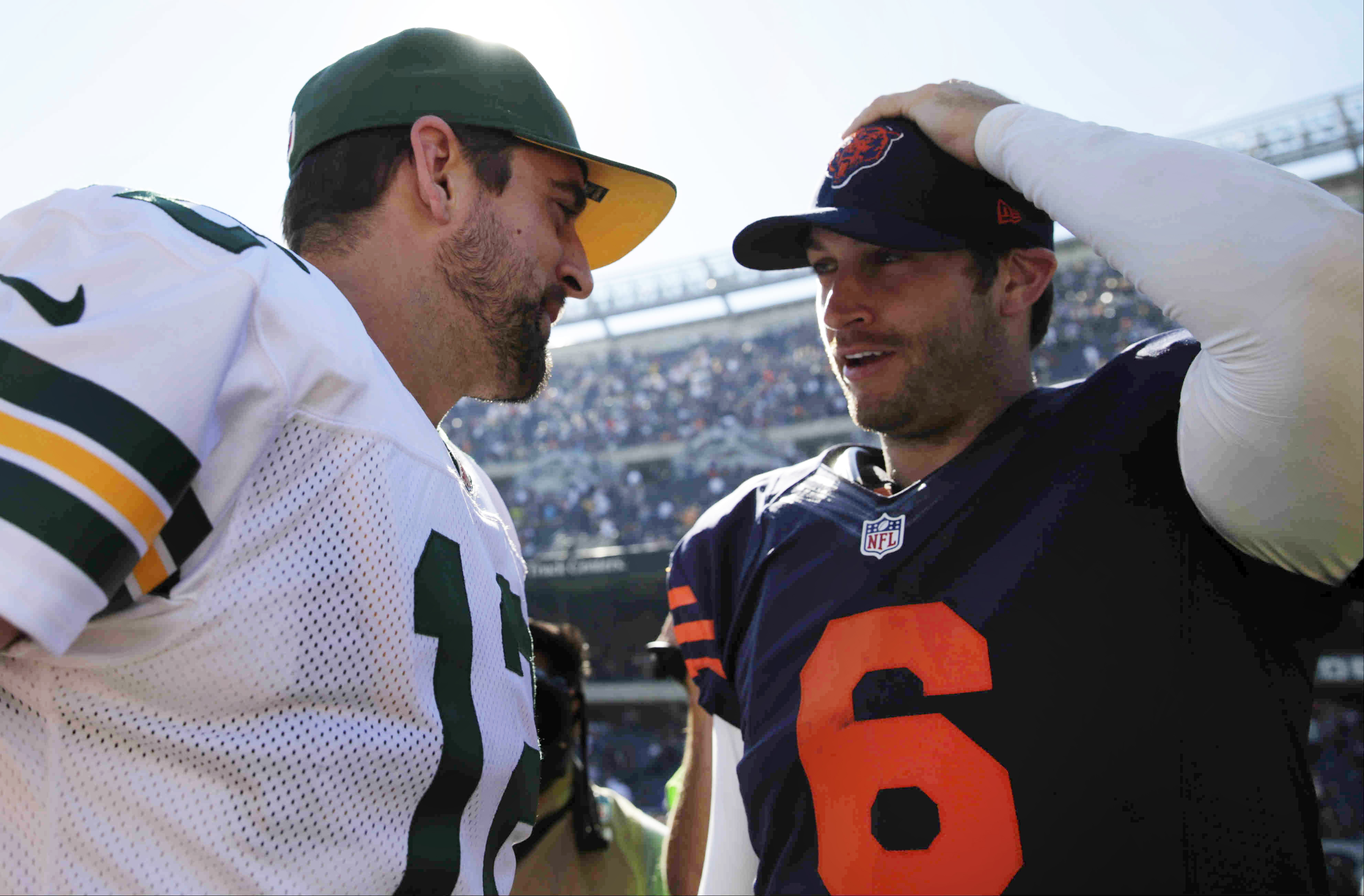 Rodgers throws for 4 TDs, Packers beat Bears 38-17