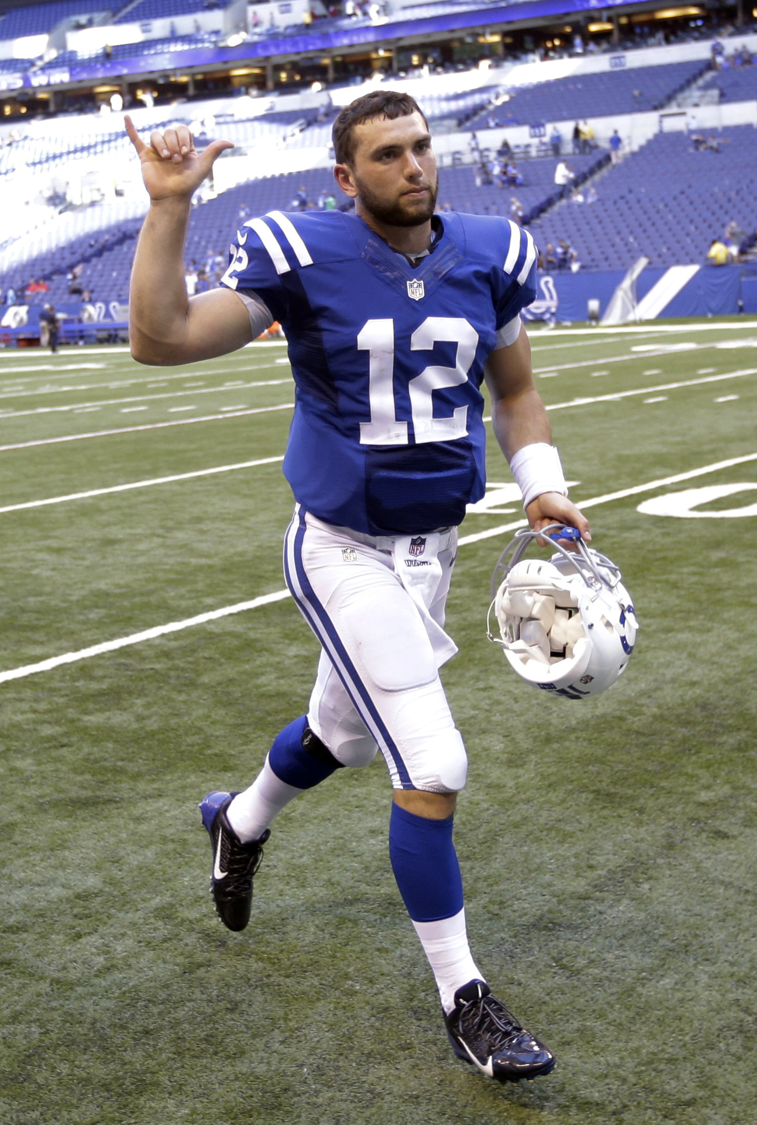 Luck has big numbers as Colts rout Titans 41-17