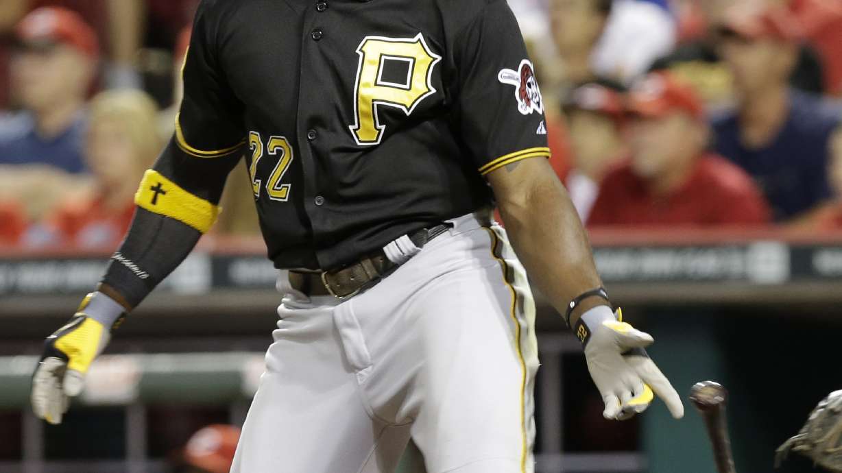 3-way race for NL MVP; Trout takes his turn in AL