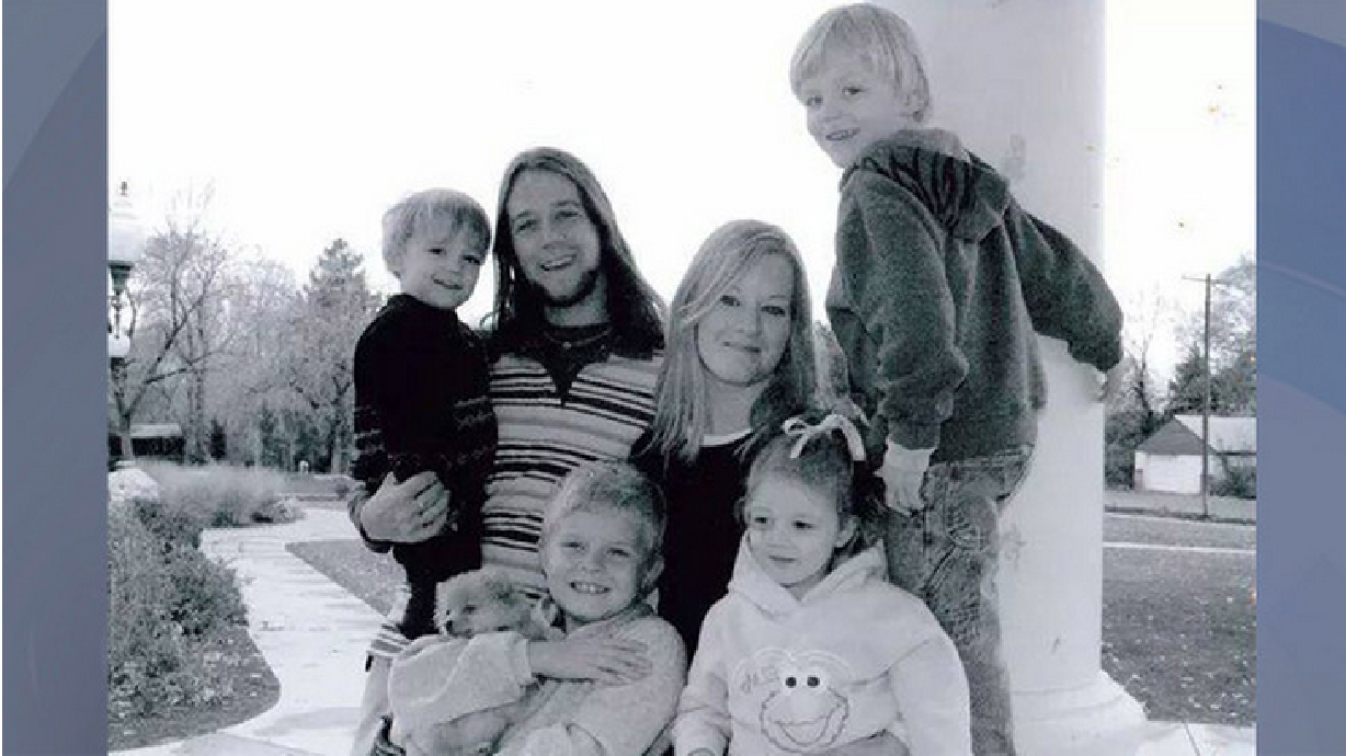 Policía identifica a los 5 miembros de familia encontrada muerta en su vivienda