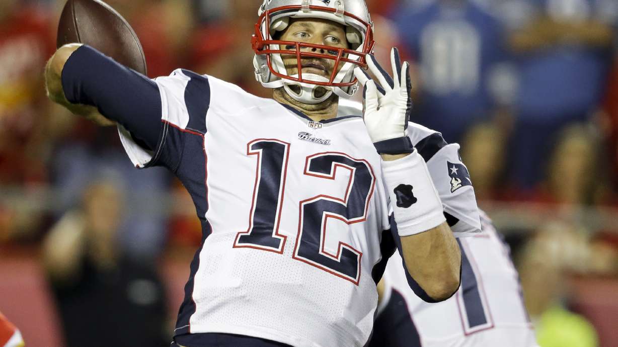 Charles sends Chiefs to 41-14 rout of Patriots