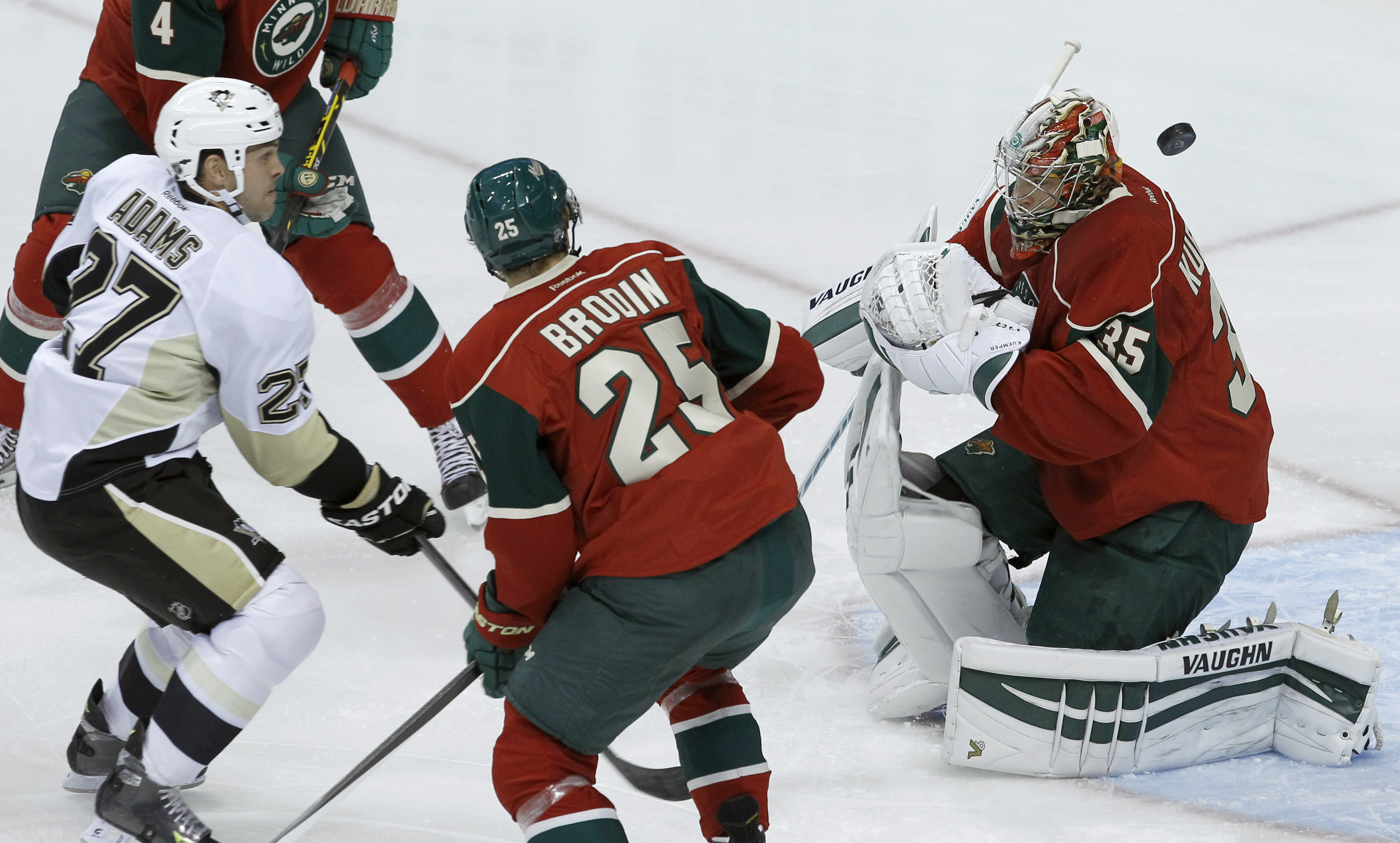 Pominville helps Wild beat Penguins 4-1