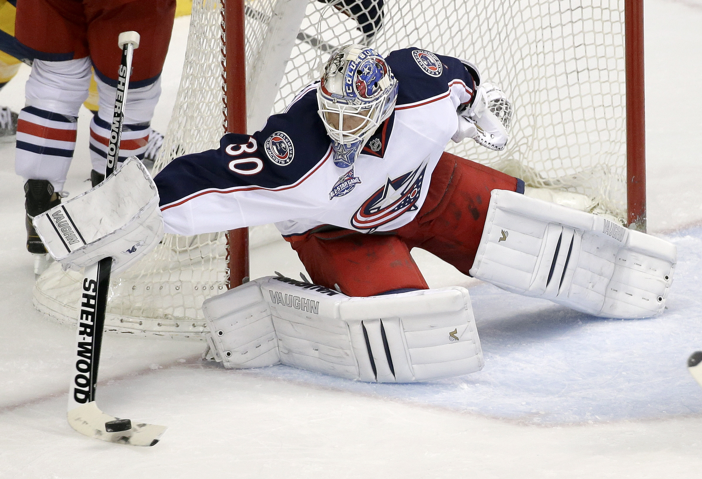 Wisniewski goal, assist lifts Jackets over Preds