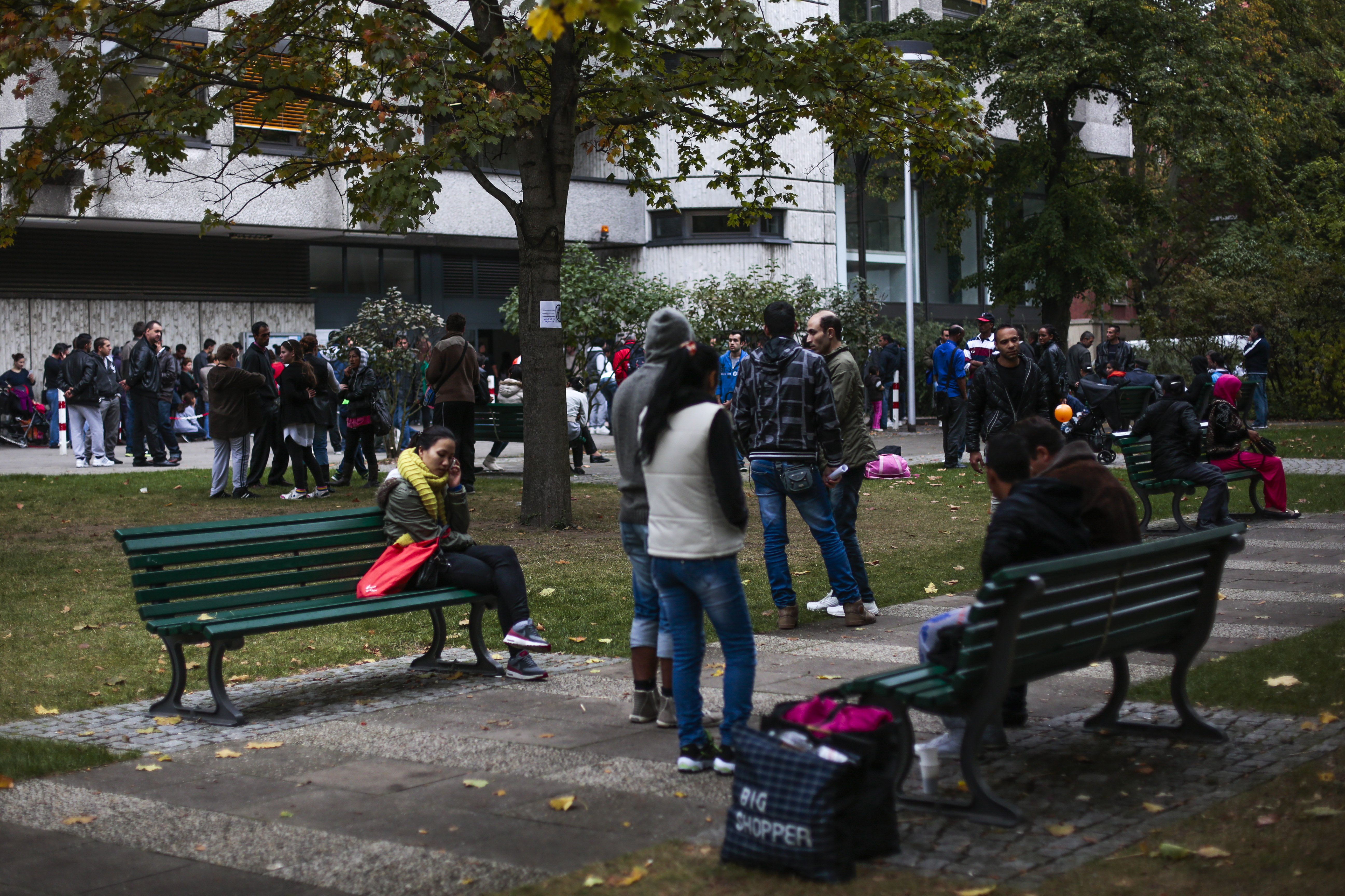 Germany vows better checks on refugee guards