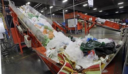 California prohíbe bolsas de plástico desechables