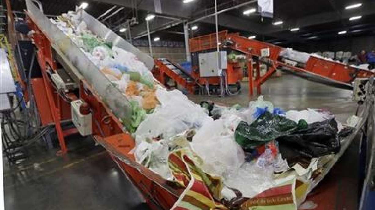 California prohíbe bolsas de plástico desechables