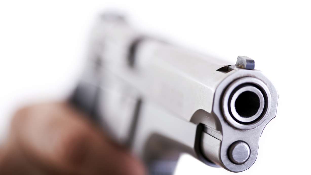 Restrigen uso de armas en California